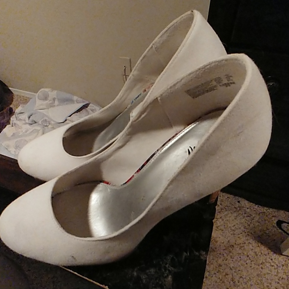 High Heels - Picture 2 of 5